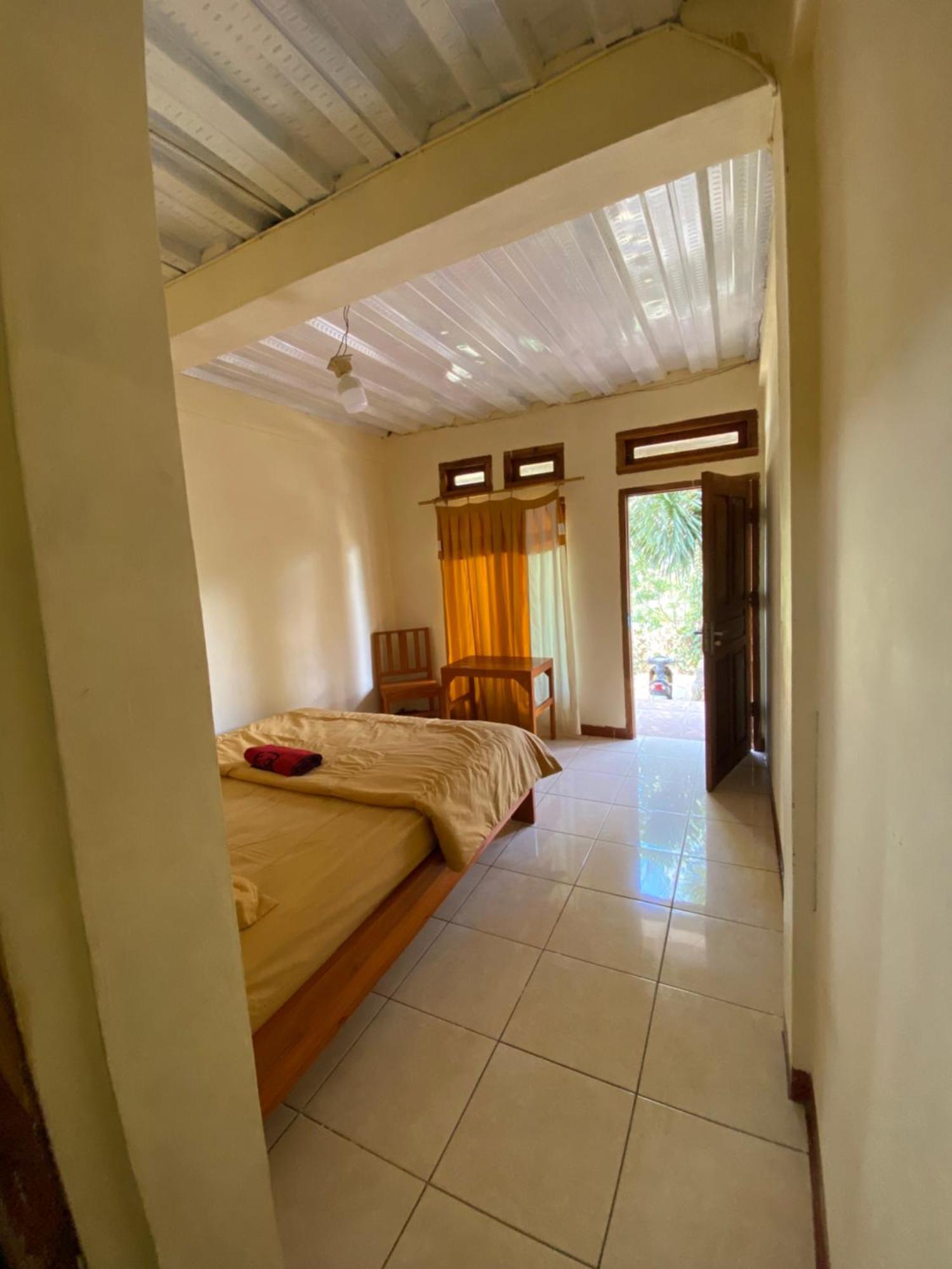 Pieter Homestay Labuan Bajo Exteriör bild